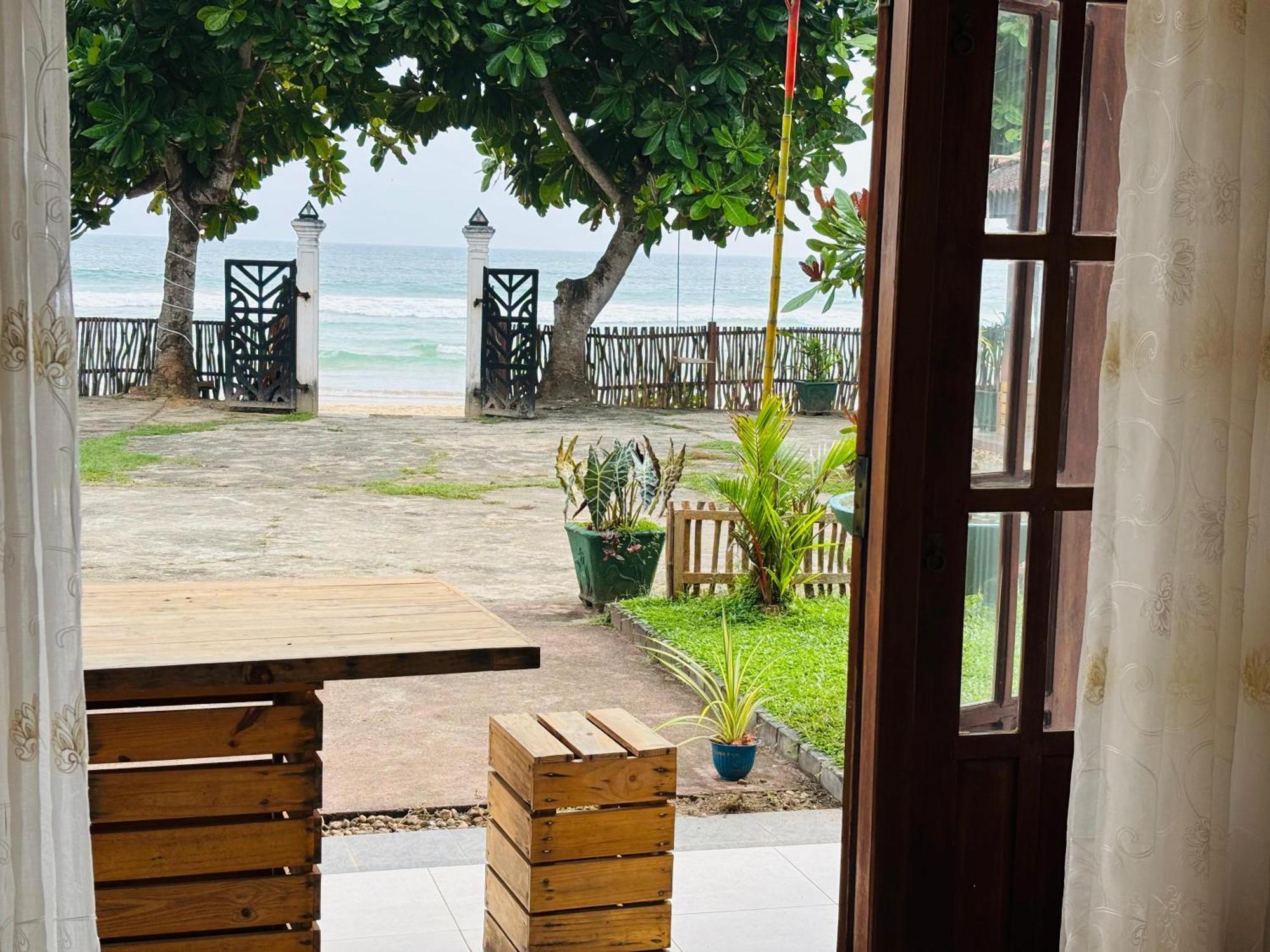 Balance Beach Resort Dikwella Quarto foto